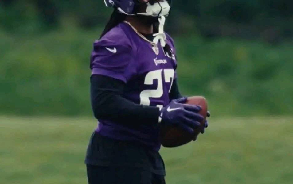 RB Jordan Mason has been making waves in camp so far, according to ...